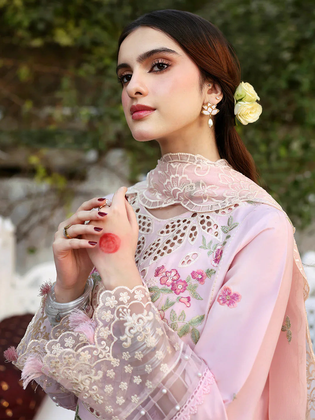 MAHNUR LAWN HEAVY EMBROIDERED UNSTITHCED 3PC SUIT | KPA0134